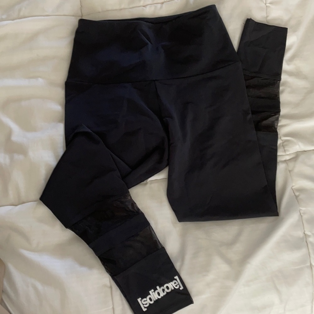 EUC Onzie Leggings Mesh Panels size S/M